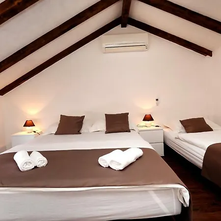 Sanadrija Drvenik Mali