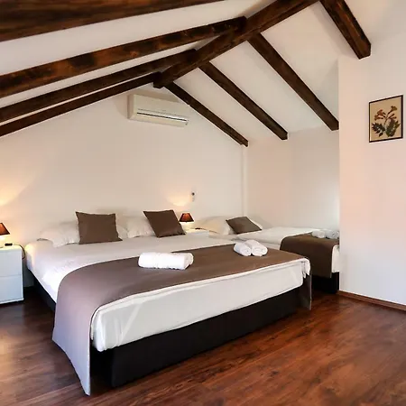 Sanadrija Drvenik Mali